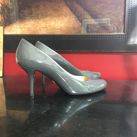 SOLD!  PRADA Gray Patent Leather Pumps - Picture 4 of 8